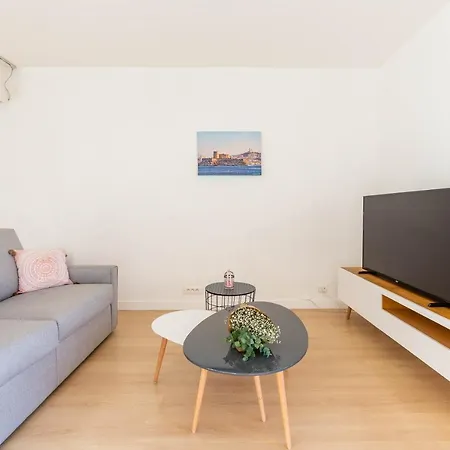 Michel-ange, Avec Terrasse Et Parking Marseille